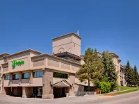 Holiday Inn CALGARY-AIRPORT by IHG マックス・ベル・センター周辺のホテル