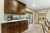 A&M Cabin-Pool Table Deck BBQ-10mins Kyle Field