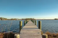 Charming waterfront studio with amazing view, and WiFi in tranquil Piney Point - 4-Star