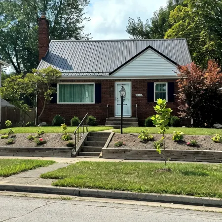 Adorable, Peaceful Retreat In Premier Fort Wayne Location, Sycamore House