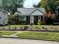 Adorable, Peaceful Retreat In Premier Fort Wayne Location, Sycamore House