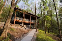 Passion @ The Patch, Lux Couples Getaway w/ View, massage chairs, movie theater