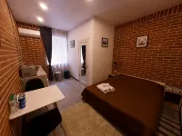 ルームズ セントラルスクエア周辺のホテル