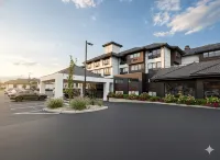 Hotel Kelowna & Conference Centre