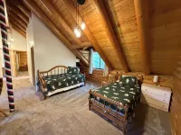 Cozy Log Cabin in Sundance Resort Neighborhood That Sleeps 20+ - Balcony