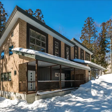Phoenix Chalets by Hhg