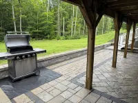 Comfortable and Spacious Home: Entertainment Room, Gym + Large Deck and Patio - Wifi