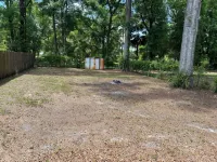 Cozy 2-bedroom house in charming Chiefland with WiFi, AC - Homestays