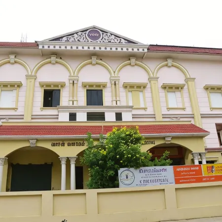 Hotel Chembiyan