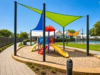 Coastal Retreat & Cosy Nights Hotels in Broadwater