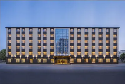 Magnotel Business Hotel (Dalian Airport Wanda Plaza) Hotels in 