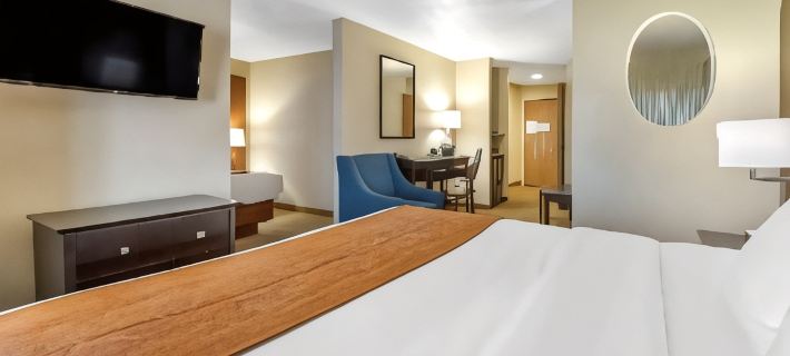 Comfort Suites Merrillville Near US 30 Hotels in Merrillville