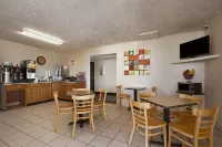 Super 8 by Wyndham Blackwell