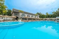 Bamboo Suites Hotel - Swimmingpools