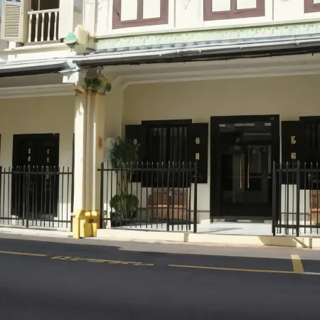 Heeren Palm Suites
