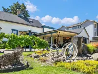 Victorian Secrets 1897 Home - Curious? Eclectic, convenient & ❤️ of wine country Hotels in Newberg