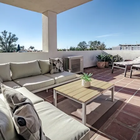 Lcr4 - Large 3-bedroom Apartment Near Beach