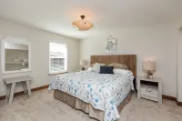 Beachy Getaway–Cozy, Clean & Equipped w/ All Essentials! Relax, Enjoy & Refresh!