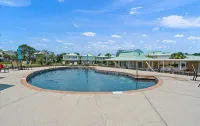 Beach Front Dauphin Island  - Large Condo Sleeps 6 Dauphin Surf Club - ติดทะเล