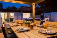 Uptown Area! Putting Green-BBQ-Hot Tub-Game Room - บังกะโล