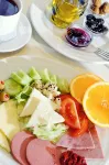 Helen Hotel - พร้อมอาหารเช้า