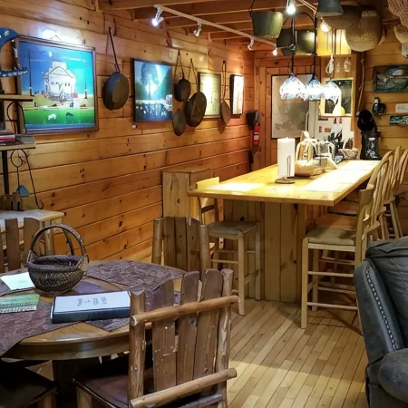 BIG ROCK LOG CABIN , Beside Natural Bridge/Red River Gorge