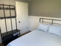 Our Lucky Charm is a cottage on the waterway in Hatteras Village - Wi-Fi
