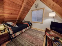 Wits End Retreat @ Mt. Rainier - Hot Tub & WiFi - 4-Sterne