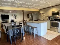 Cozy Modern 2 Bedrooms Apartment Close to Boston - Homestays