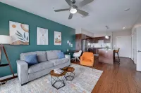 Plush 1Br Cal King Suite Close to Everything - 3-Star