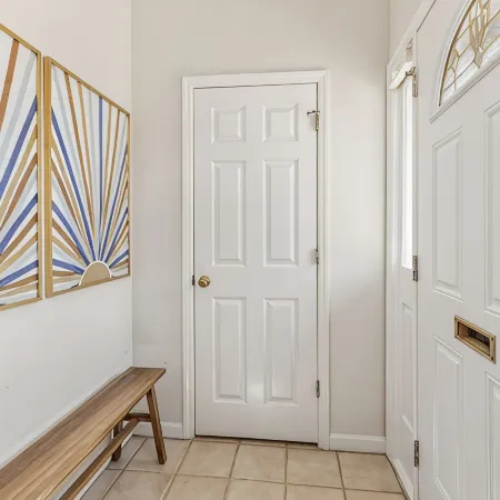 NEW Trendy Midtown Vibes Townhouse, Fenced Yard