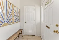 NEW Trendy Midtown Vibes Townhouse, Fenced Yard - 4-نجوم