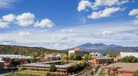 Hillside Home: Amazing Views w/ Big Deck 5 Min. From Downtown + Trailheads! - ブティック
