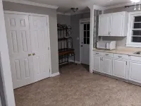 Cozy lakeview home - Kitchens
