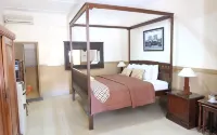 Ndalem Suratin Guesthouse - Pensions