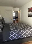 Stylish 2BR Retreat Steps from Thayer gate FREE private parking/WiFi