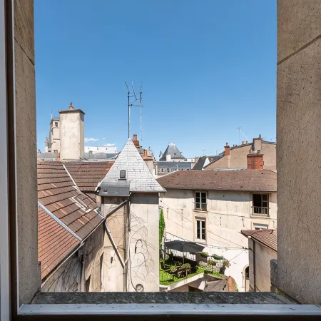 Le Palais, right in the heart of Dijon!