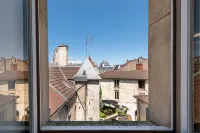 Le Palais, right in the heart of Dijon!