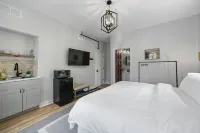 The Bear Suite at Divine Otter - 3 ดาว
