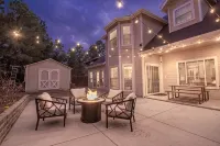 Spacious Retreat with 2 Master Suites, Foosball & AC