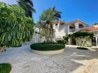 Extra spacious condo 5min from pristine beach - 2 stjerner