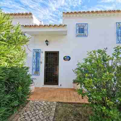Super family villa has Wi Fi, private pool, walk to village & beach! Hotel Exterior