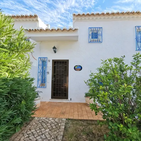 Super family villa has Wi Fi, private pool, walk to village & beach!