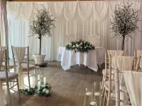 The Stanwick Hotel - С баром