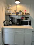 Rivertown Retreat Dufour HouseSleeps 4 - Wifi