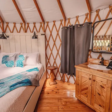 Peacock/River Yurt Village/Couples Yurt/Hot Tub/Close to Town!