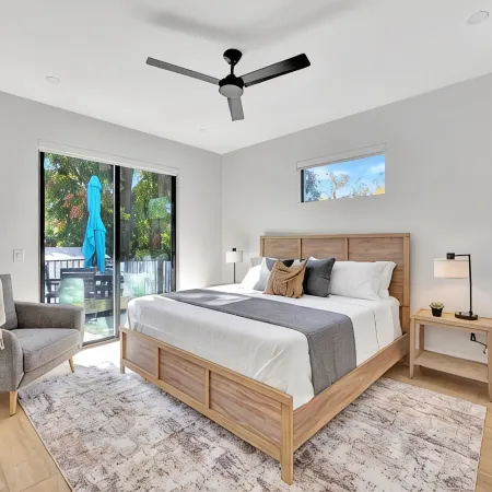 Rooftop+Balcony/Elevator/Fenced Yard! Downtown Lux Townhome