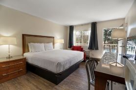 Riverfront Inn Roseburg