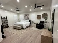 Sleeps 50+ New Luxury Private Resort with Pool Golf Arcade Spa Playground Poker - Villas
