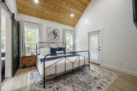 Relax and Unwind, Hot Tub under the Stars, Firepit, Sleeps 8 - 3 Sao